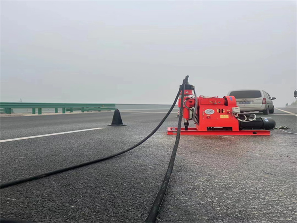 古城马路路基路面开裂下沉注浆加固灌浆