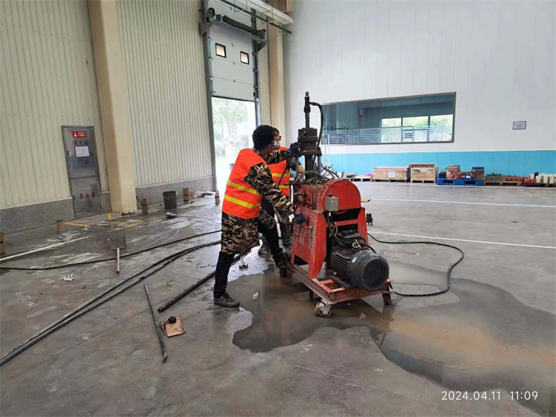 古城厂房地面下沉塌陷注浆加固施工